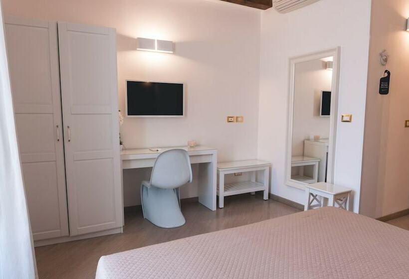 اتاق لوکس با بالکن, Fata34 Luxury B&b