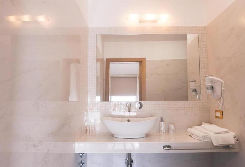 اتاق لوکس سه تخته, Fata34 Luxury B&b