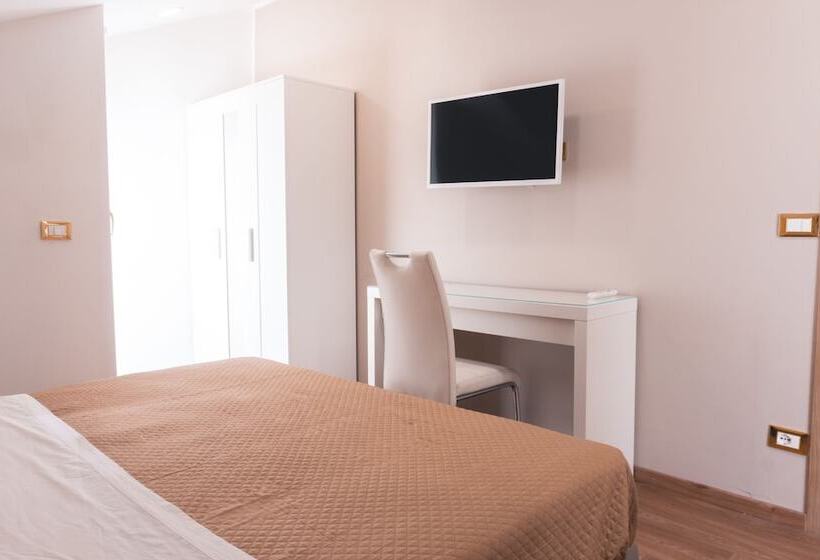 اتاق لوکس با بالکن, Fata34 Luxury B&b