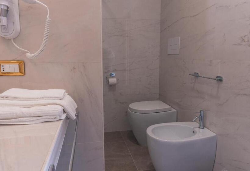 اتاق لوکس سه تخته, Fata34 Luxury B&b