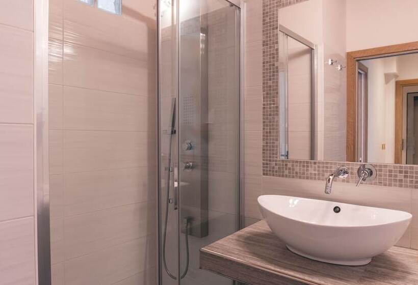 اتاق لوکس با بالکن, Fata34 Luxury B&b