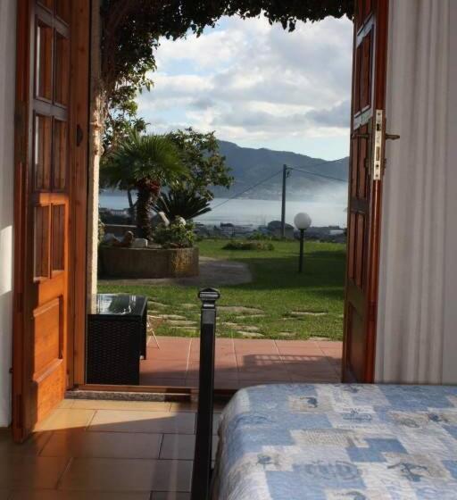 سوییت لوکس, Aethalia Bed And Breakfast