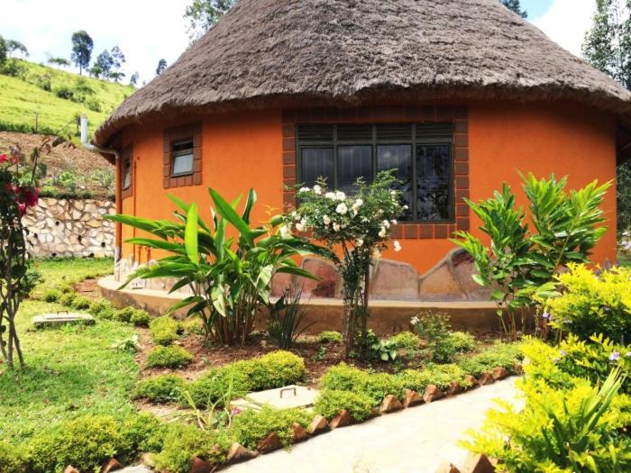 اتاق لوکس, Nyore Hillside Retreat