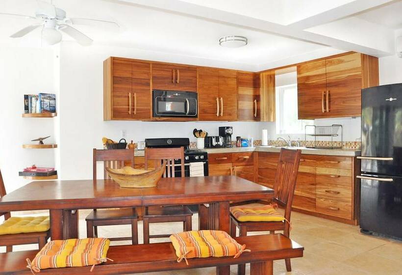 2 Bedroom Premium Apartment, Playa Del Sol