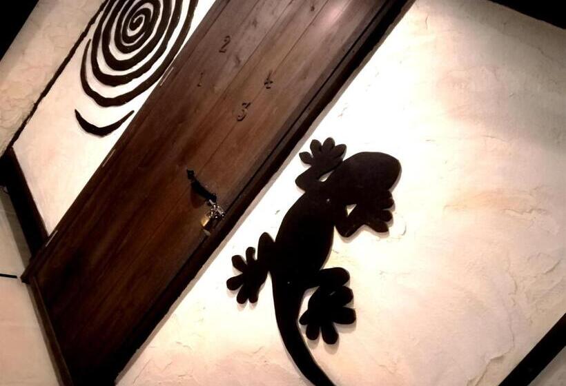Кровать в Общей Комнате, Taketomijima Guesthouse And Je Taime