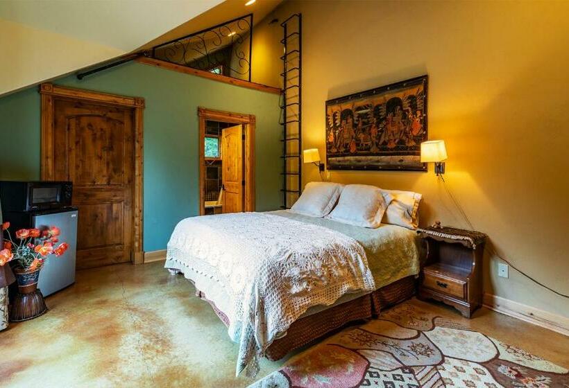 Номер Стандарт, Talus Rock Retreat