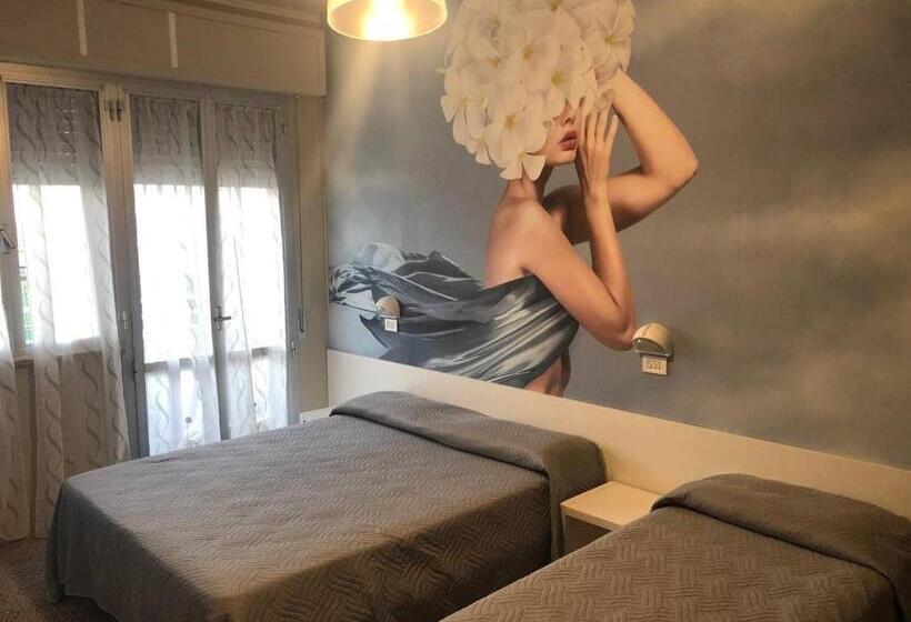 Economy Triple Room, Wega