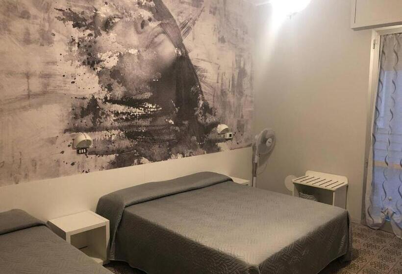 اتاق استاندارد سه تخته با بالکن, Wega