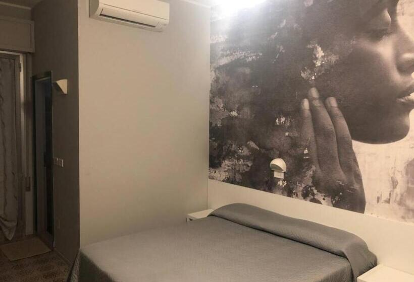 Economy Triple Room, Wega