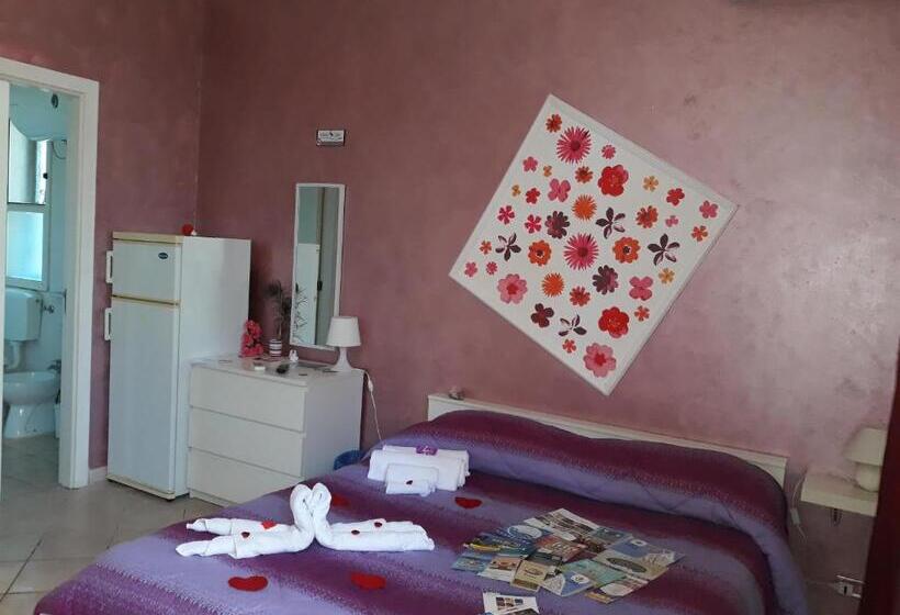 Семейный Номер, B&b La Gazza Ladra