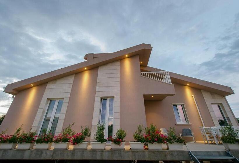 استودیوی لوکس, Barokhouse
