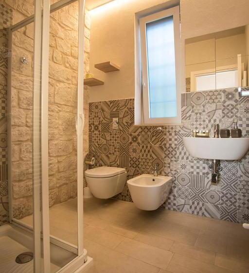 اتاق استاندارد سه نفره, Barokhouse