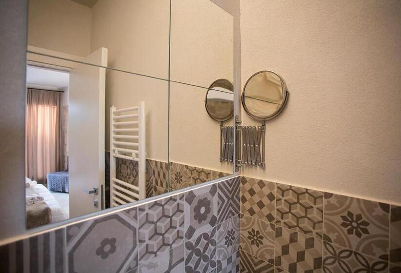 اتاق استاندارد سه نفره, Barokhouse
