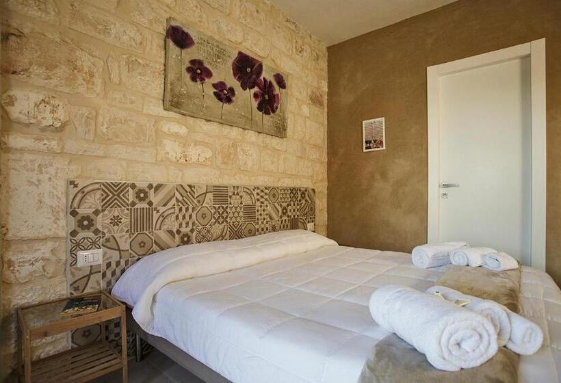 اتاق استاندارد سه نفره, Barokhouse