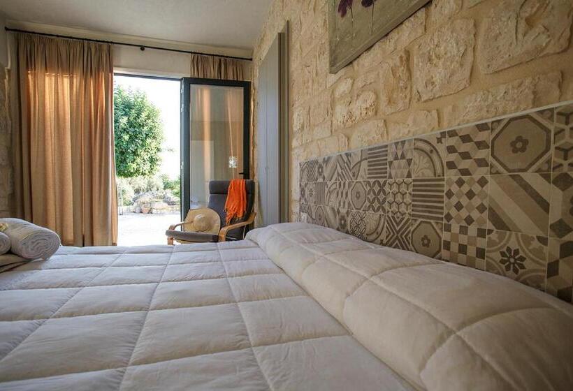 اتاق استاندارد سه نفره, Barokhouse