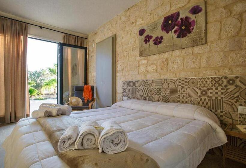 اتاق استاندارد سه نفره, Barokhouse
