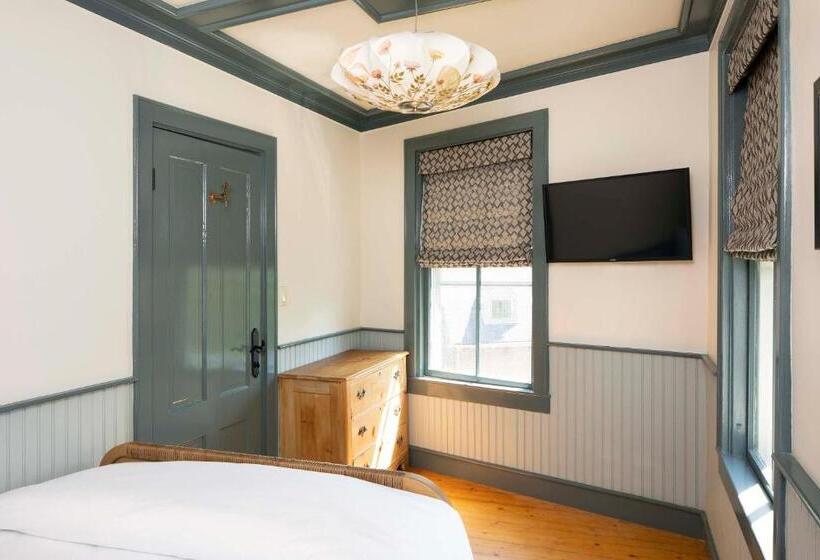 이코노미 룸, Life House, Nantucket
