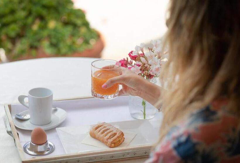 استودیوی استاندارد, Country Hotel Residence Da Pilade
