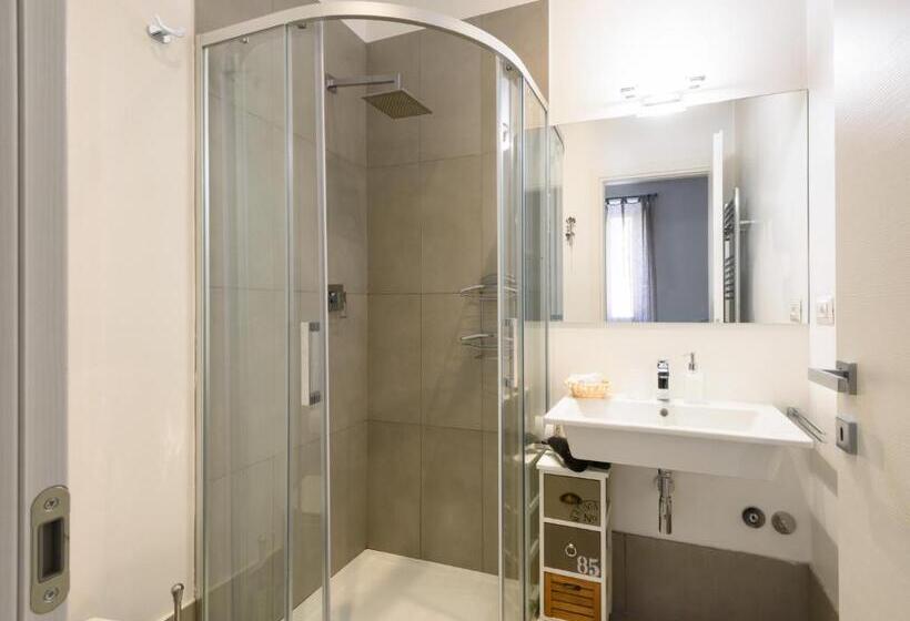 سوییت جونیور لوکس, Siena Vip B&b