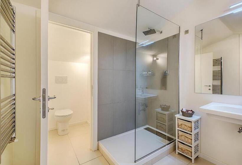 آپارتمان 2 خوابه, Siena Vip B&b