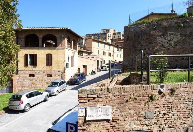 سوییت جونیور لوکس, Siena Vip B&b