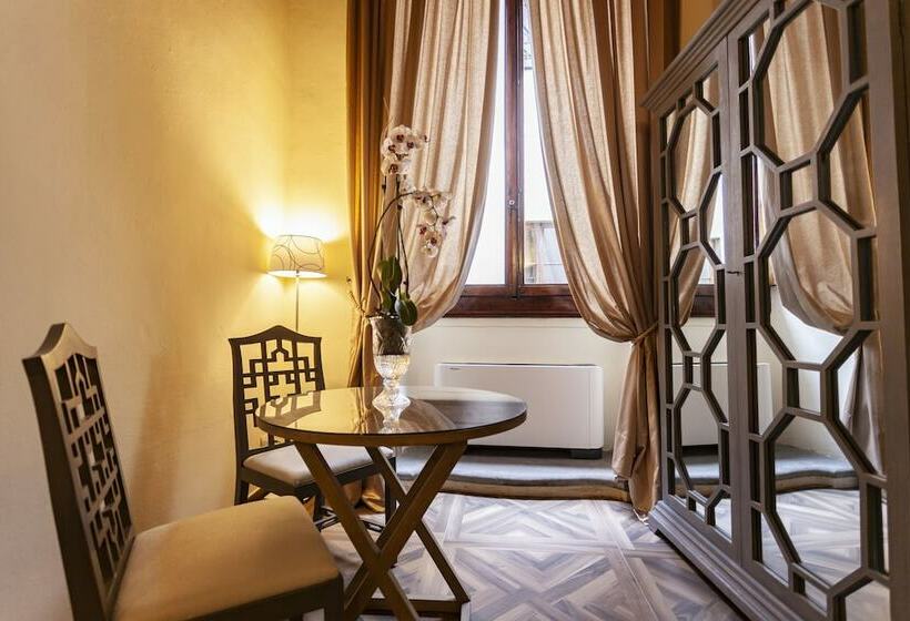 اتاق استاندارد, Palazzo Martellini Residenza D'epoca