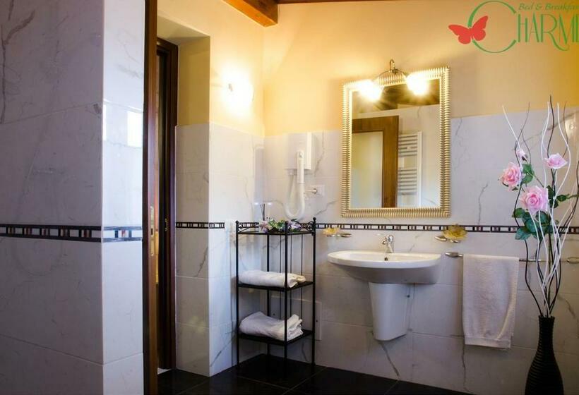 اتاق سوپریور سه تخته, B&b Charme