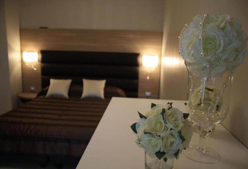 اتاق لوکس با بالکن, B&b Colle Del Re