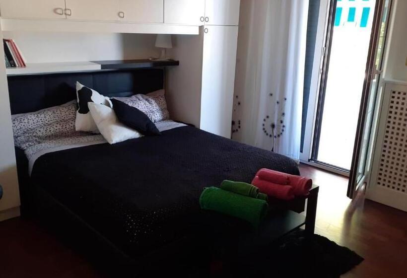 اتاق لوکس, The Incantation Guest House