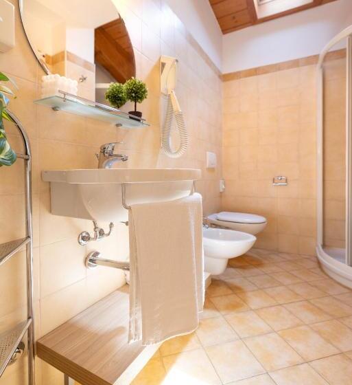 Quarto Triplo Estandar, Balaton