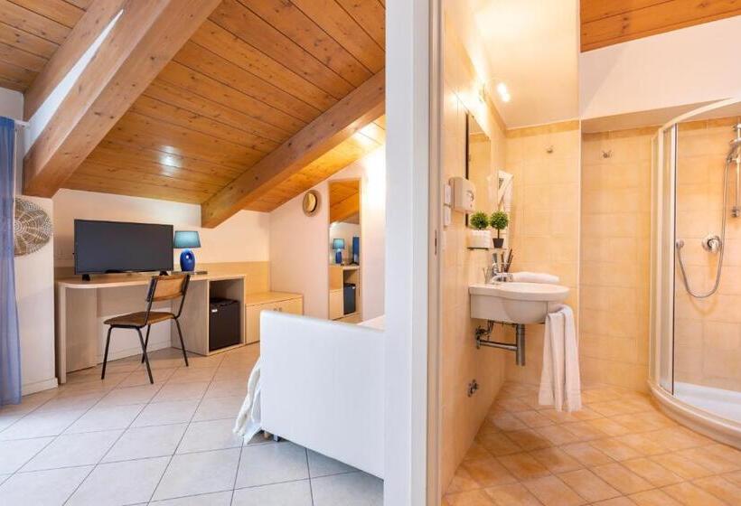 Quarto Triplo Estandar, Balaton