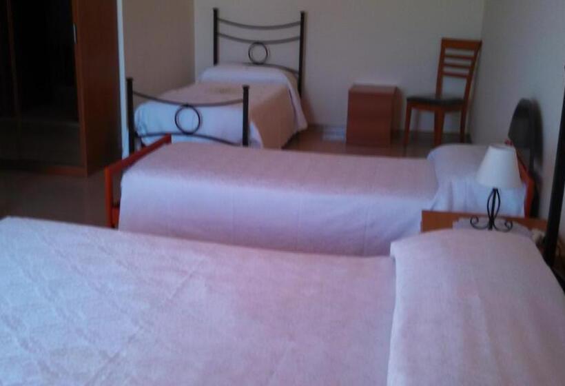 اتاق استاندارد چهار تخته, Joanne B&b