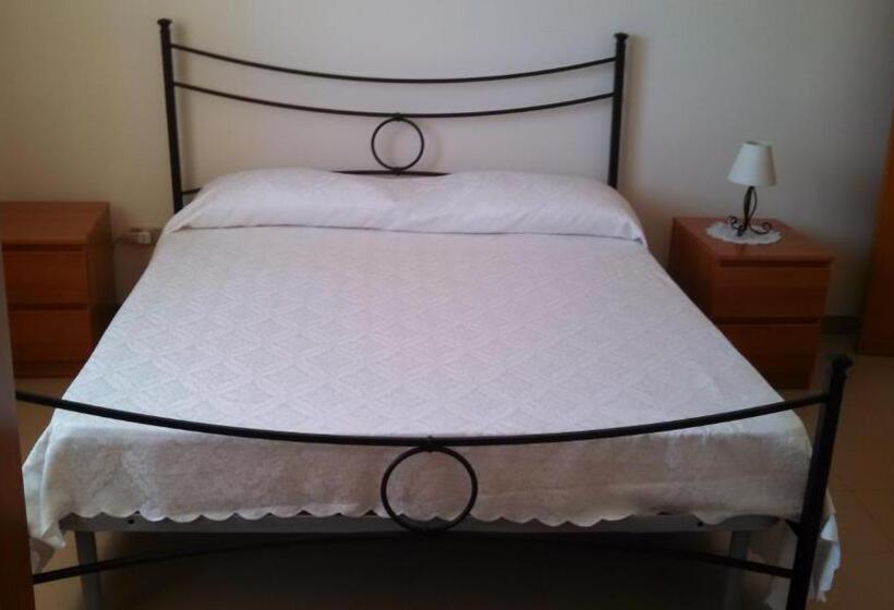 اتاق استاندارد چهار تخته, Joanne B&b