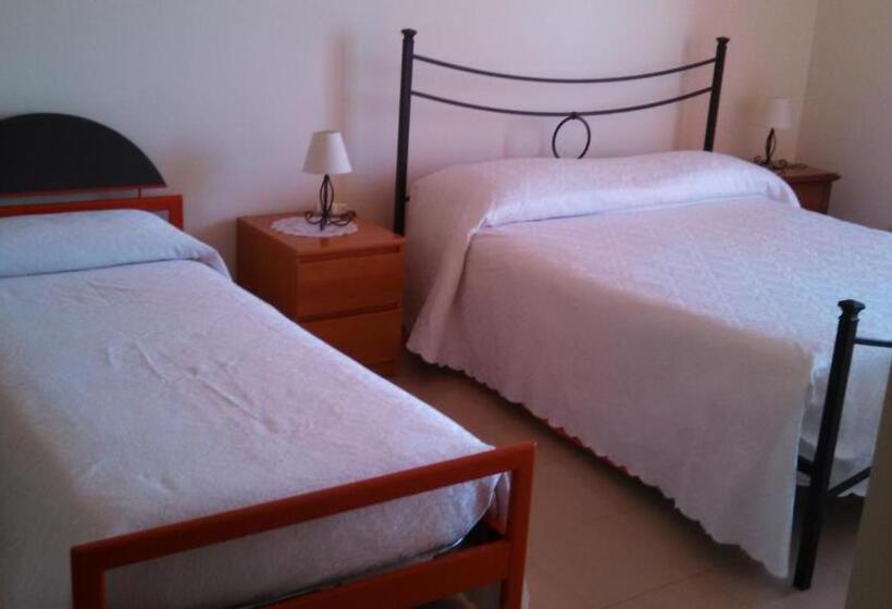 اتاق استاندارد چهار تخته, Joanne B&b