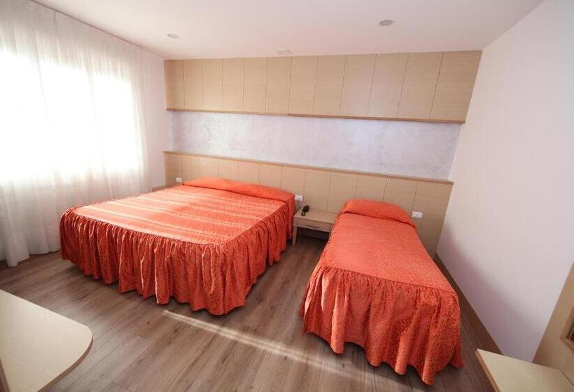 اتاق استاندارد سه نفره, Al Benvenuto Hotel & Restaurant