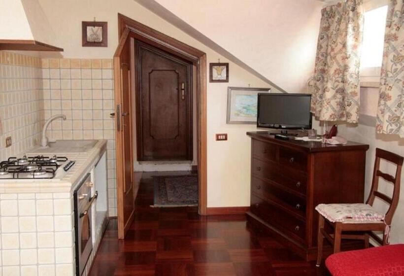 Полулюкс, B&b Domus Gratiae