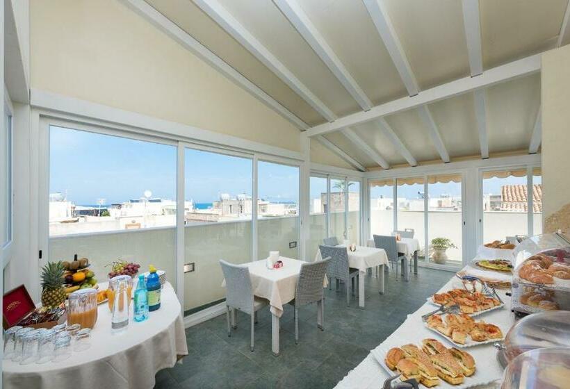 غرفة قياسية فردية مزودة بشُرفة, Biancolilla
