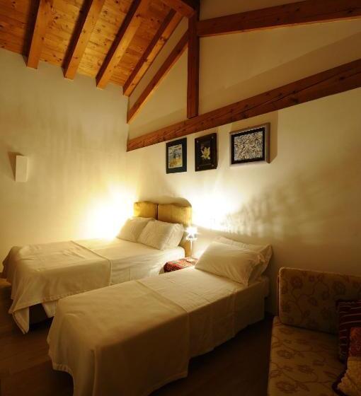 اتاق استاندارد سه نفره, Country House Due Fiumi
