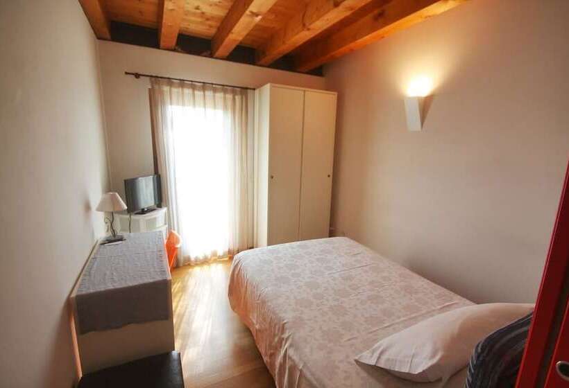 اتاق استاندارد یک نفره, Country House Due Fiumi