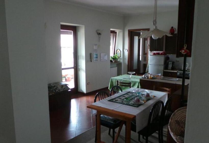 آپارتمان 2 خوابه با تراس, B&b La Rampichina