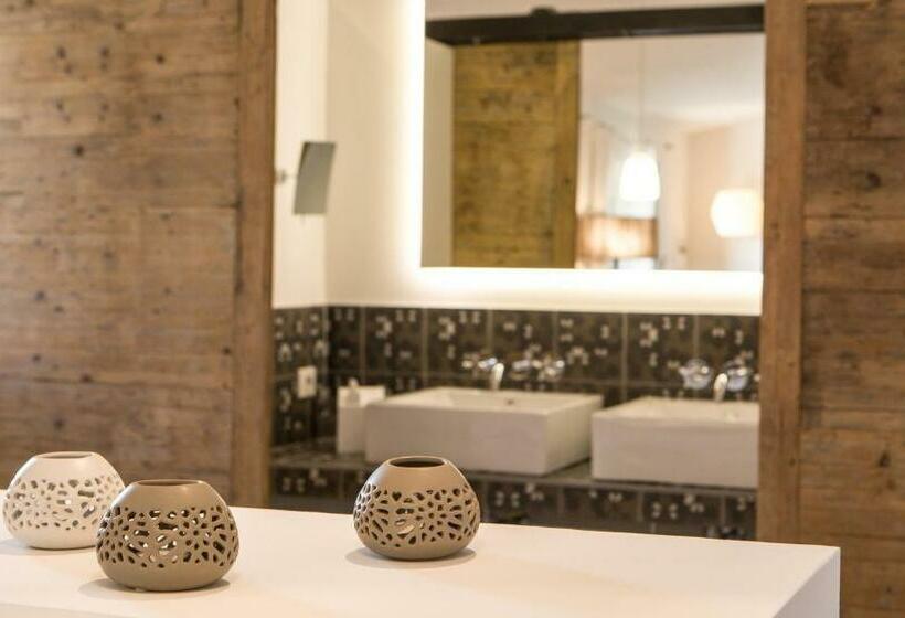 اتاق لوکس, Les Chambres De Mila