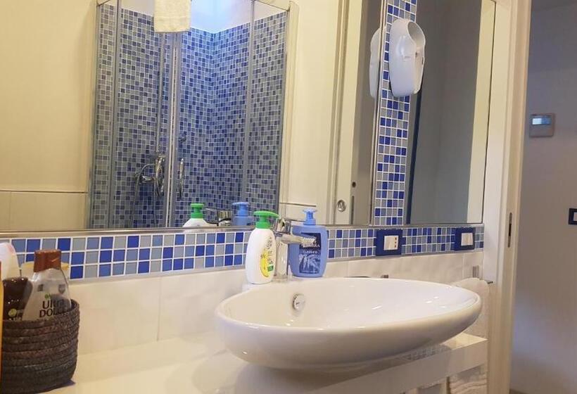 Семейный Номер, Rifa B&b
