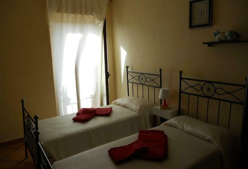 اتاق استاندارد با سرویس بهداشتی مشترک, B&b Le 2 Cantine