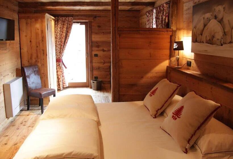 Standard Triple Room with Terrace, Les Trompeurs Chez Odette