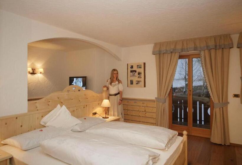سوئیت با بالکن, Romantik Villa Cesanueva