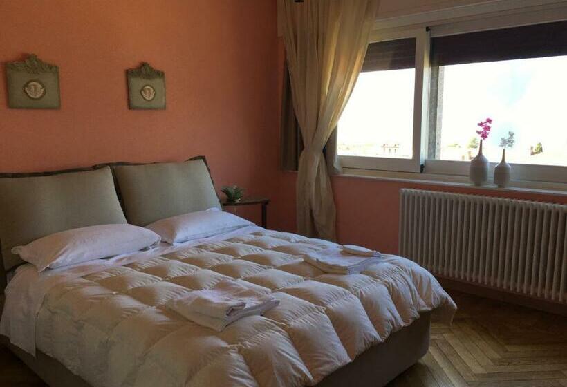 レイクビュースタンダードルーム, Villa Varenna
