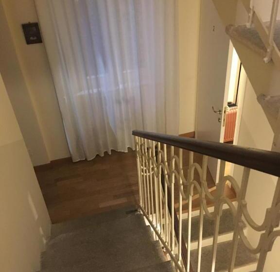 レイクビュースタンダードルーム, Villa Varenna