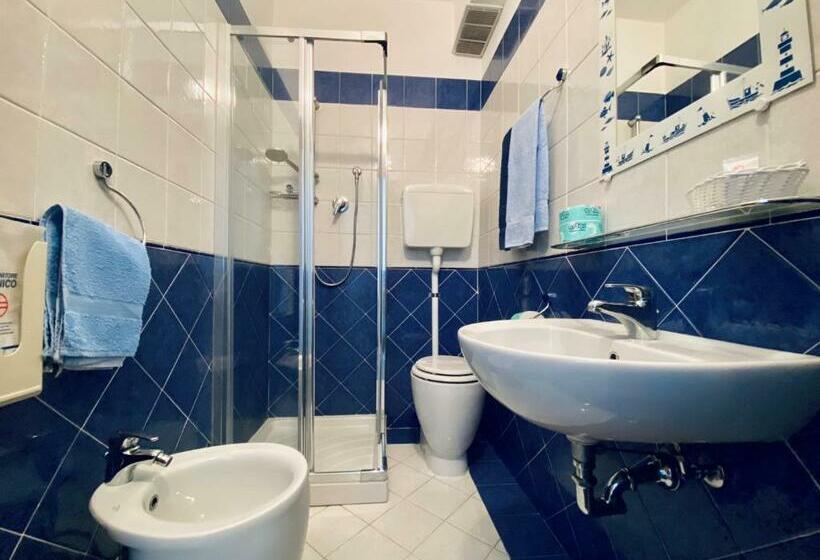 Номер Стандарт Трехместный, Villa Grazia