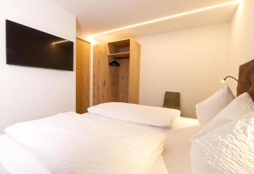 Апартаменты 2 Спальни, Pension & Residence Astoria