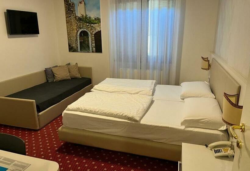 Трехместный Номер Классика, Villa Nadia